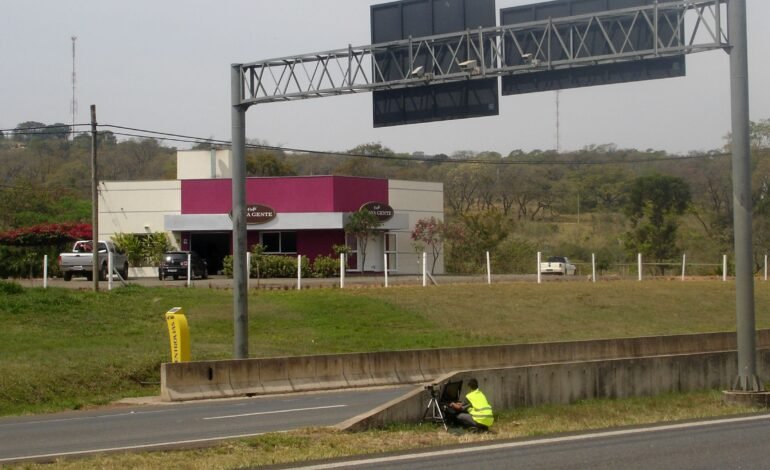 Comissão da câmara aprova projeto que proíbe radares de trân
