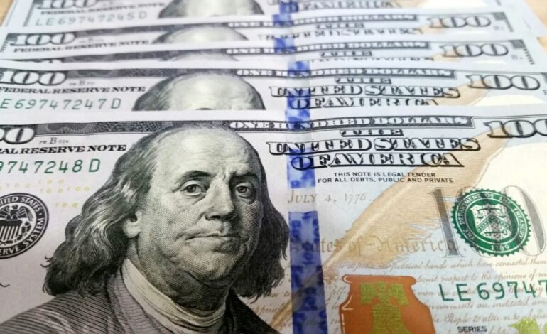 Entenda o que faz o preço do dólar