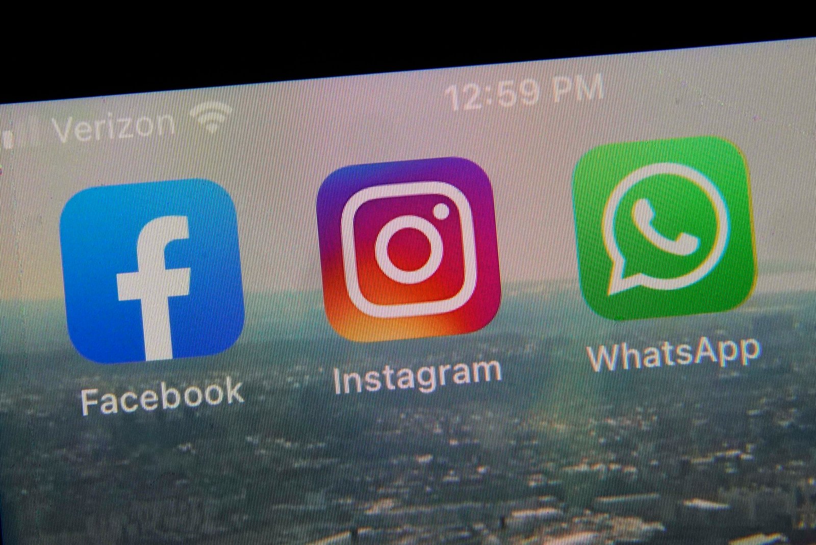 Os aplicativos WhatsApp, Instagram e Facebook, plataformas d