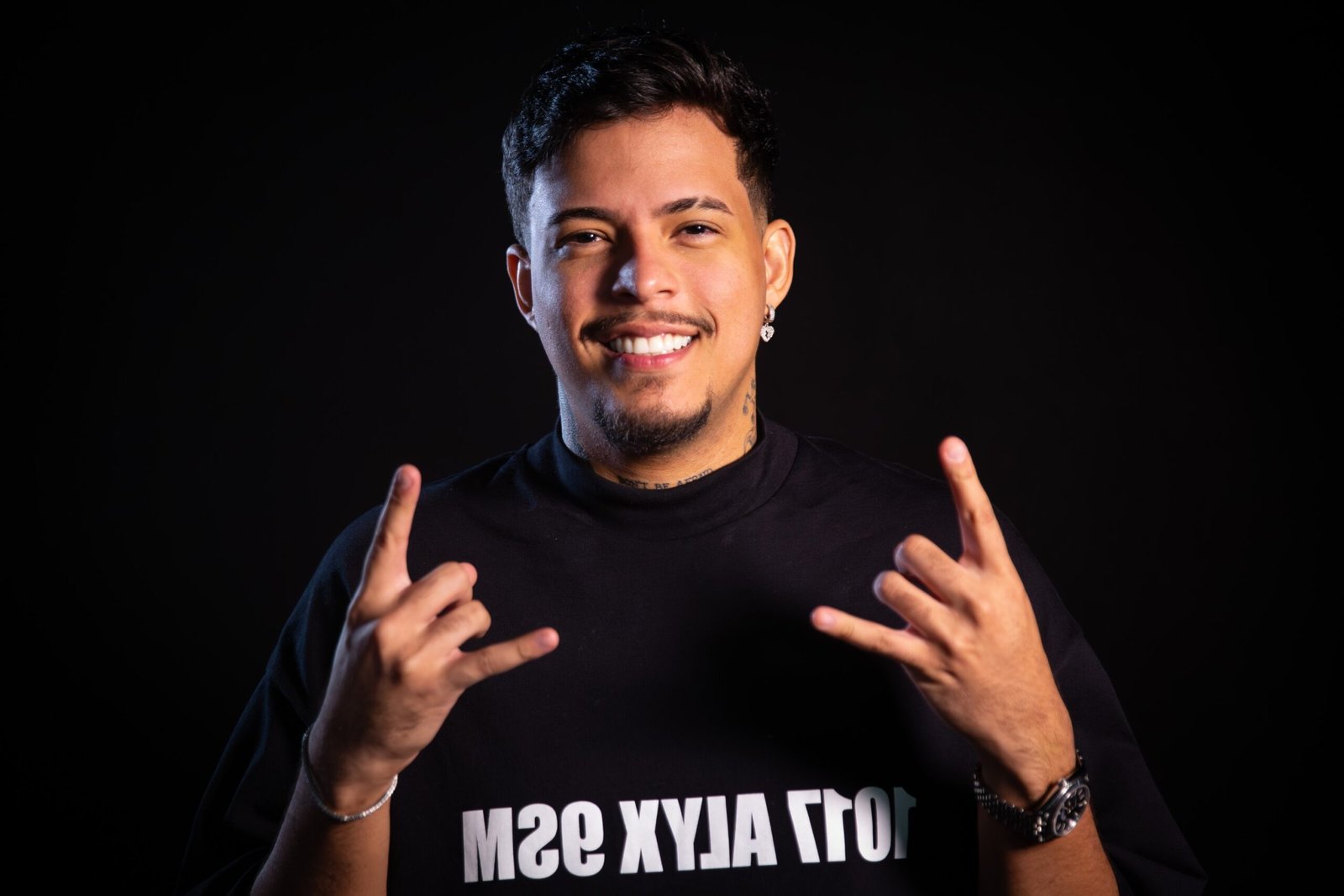 Artistas brasileiros usaram falsas polêmicas para promover t