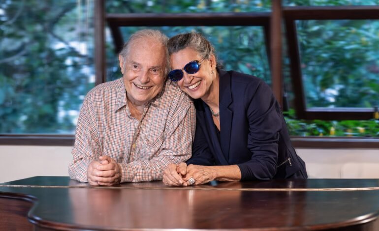 O compositor e pianista Francis Hime e a cantora Simone