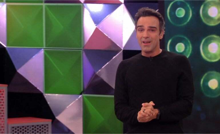 O apresentador do “BBB 26”, Tadeu Schmidt, emocionou-se