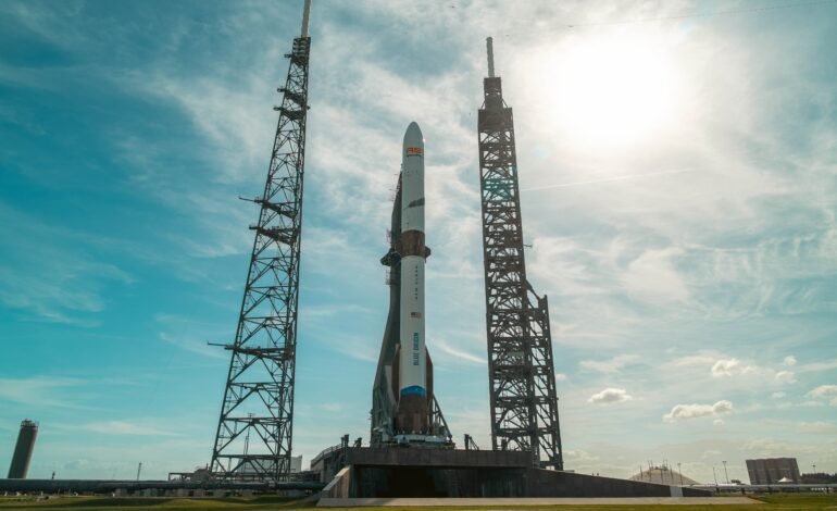 Blue origin reutiliza propulsor do foguete new glenn em lanç