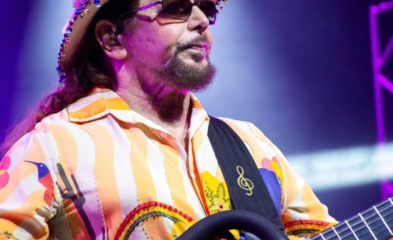 O cantor pernambucano Geraldo Azevedo lançou na sexta-feira