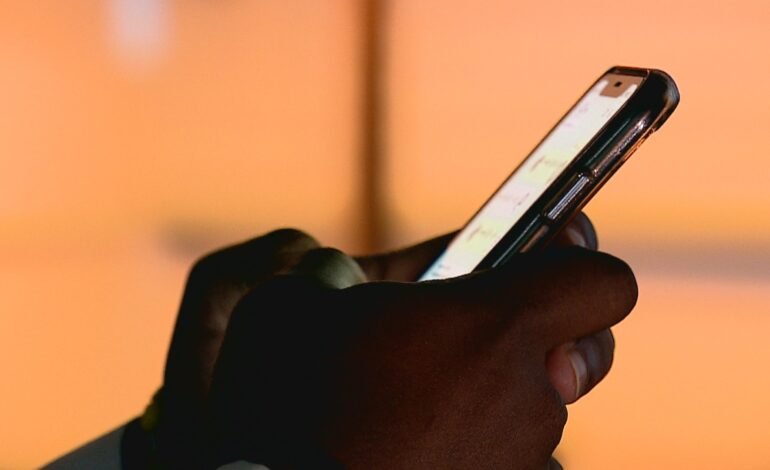 Um grupo de jovens nos Estados Unidos passou