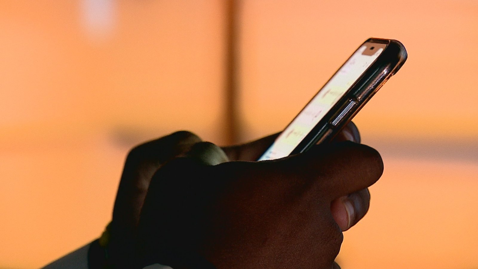 Um grupo de jovens nos Estados Unidos passou