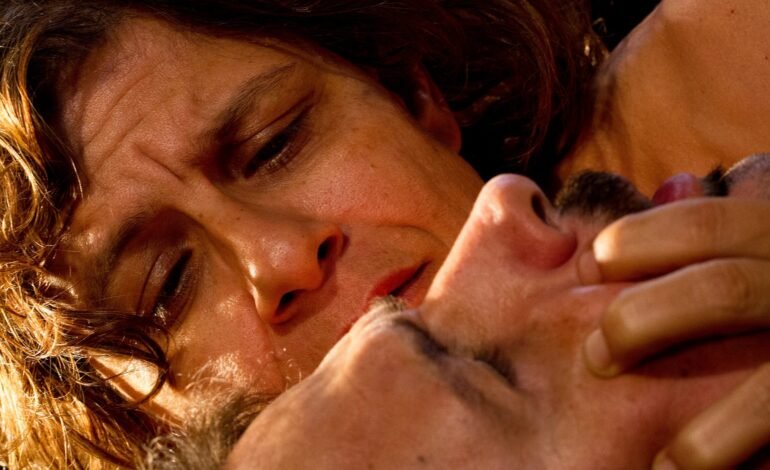 A atriz Georgette Fadel interpreta Joana e dirige