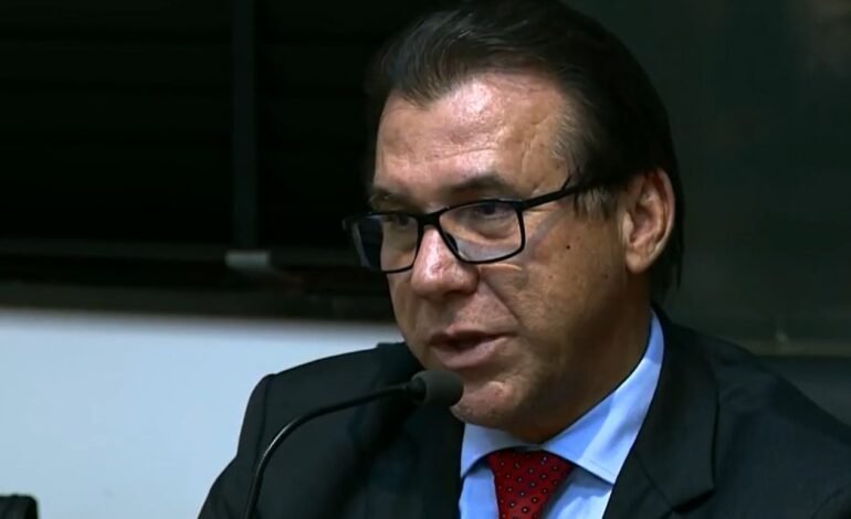 O ministro do Trabalho e Emprego, Luiz Marinho