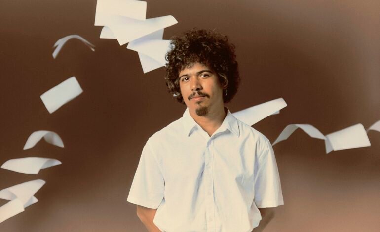 O cantor e compositor Ítallo França lança em 12 de