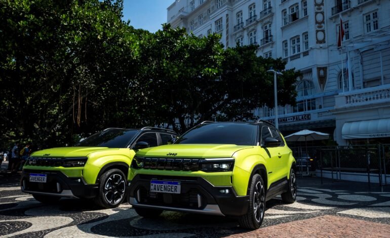 A nova versão do Jeep Avenger, com design renovado, circulou