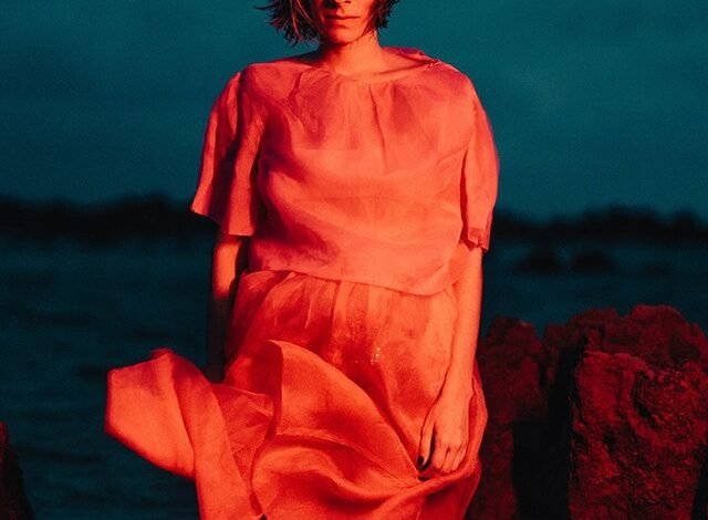 A cantora, compositora e atriz potiguar Juliana Linhares