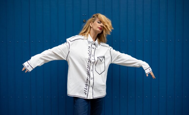 A cantora e compositora carioca Letícia Novaes, conhecida