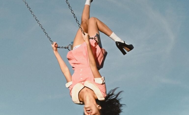 A cantora Olivia Rodrigo anunciou o lançamento de