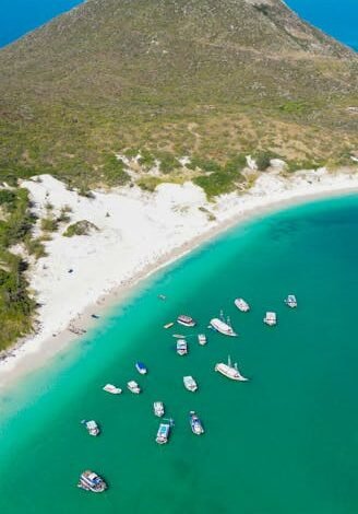 O Irã reabriu o Estreito de Ormuz nesta sexta-feira (17)