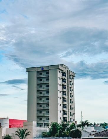 China mantém propriedade estatal da terra e realoca moradore