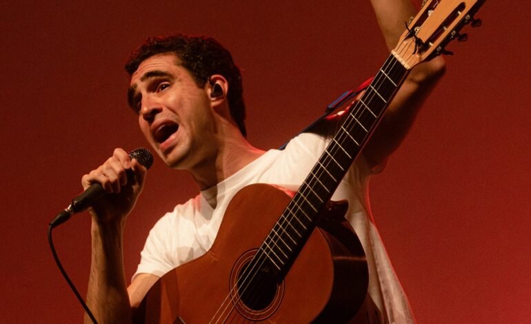 Zeca Veloso estreou o show “Boas novas” no Teatro Carlos
