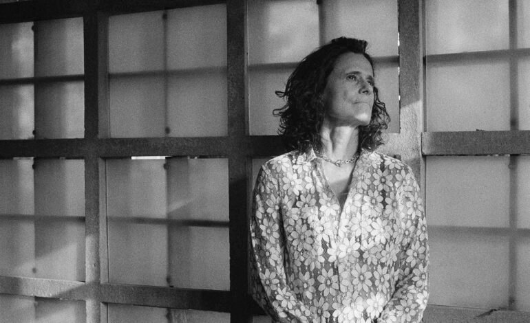 A cantora Zélia Duncan lança na quinta-feira (30)