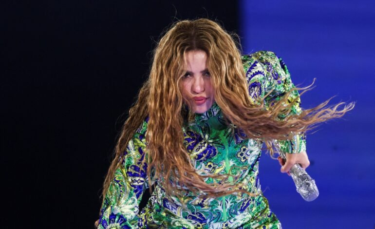 Shakira se apresentou na Praia de Copacabana, no