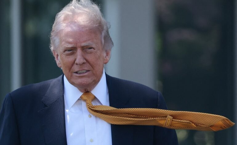 Donald Trump na Casa Branca antes de embarcar