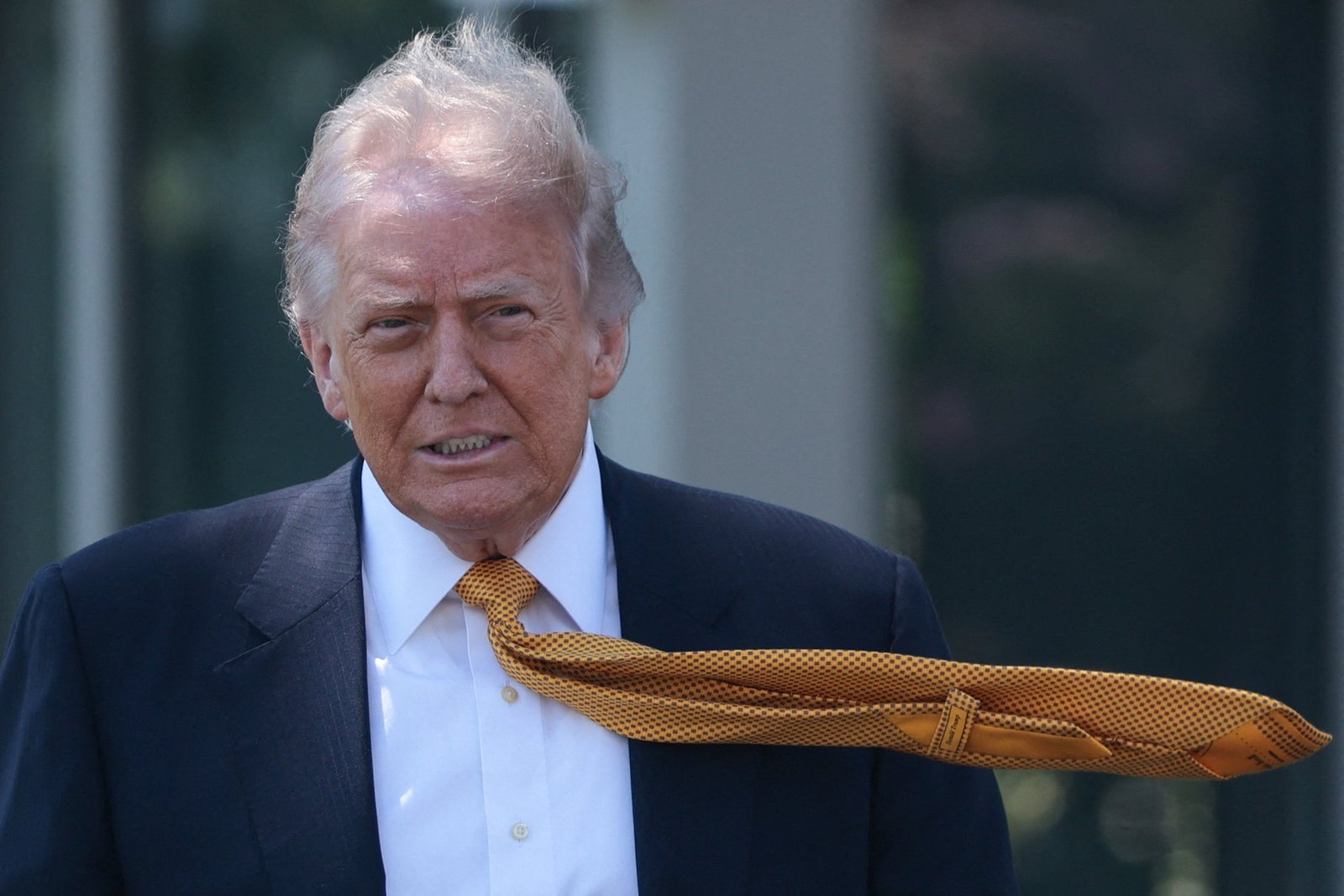 Donald Trump na Casa Branca antes de embarcar