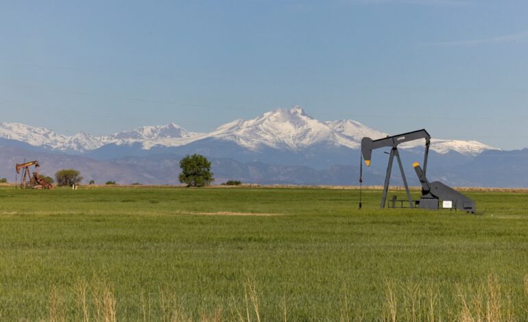 O preço do petróleo subiu forte nesta segunda-feira