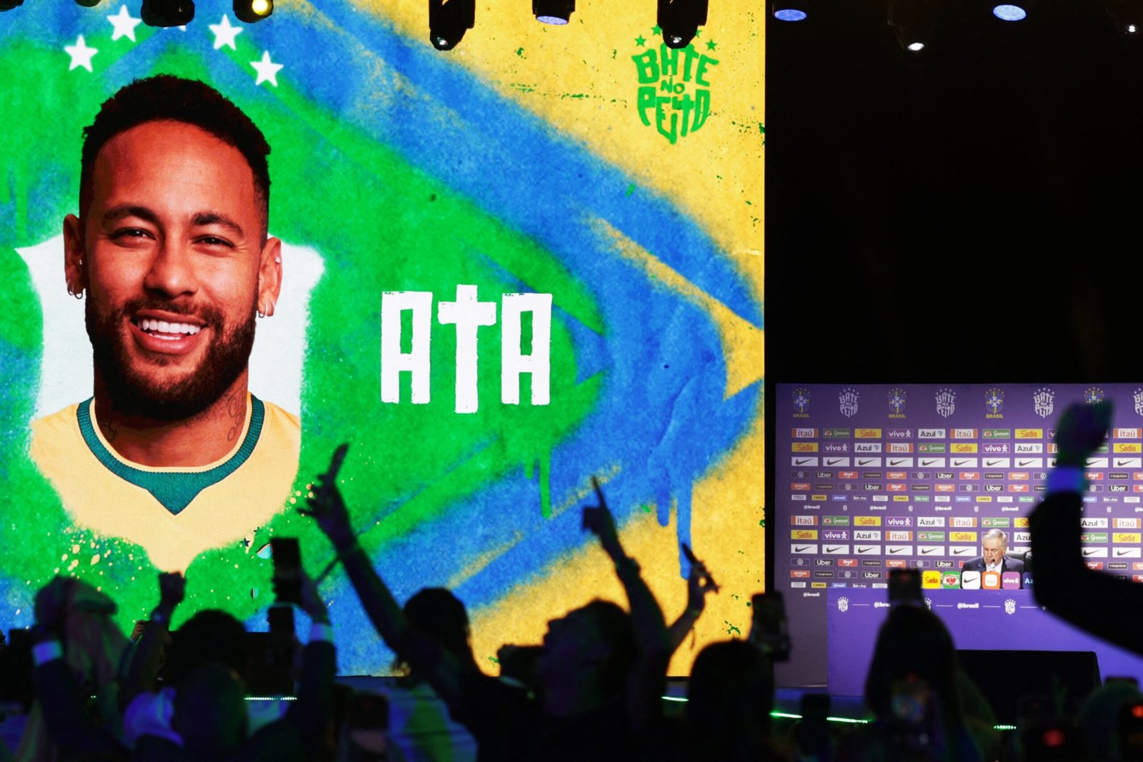 O treinador da seleção brasileira, Carlo Ancelotti, convocou