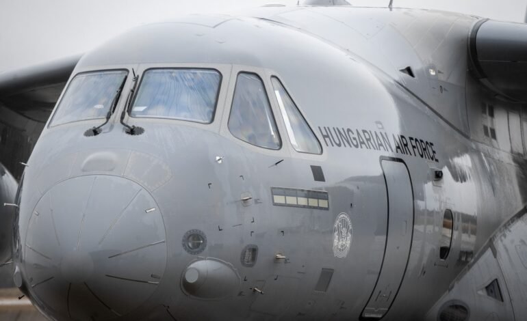 Embraer negocia venda do avião militar c