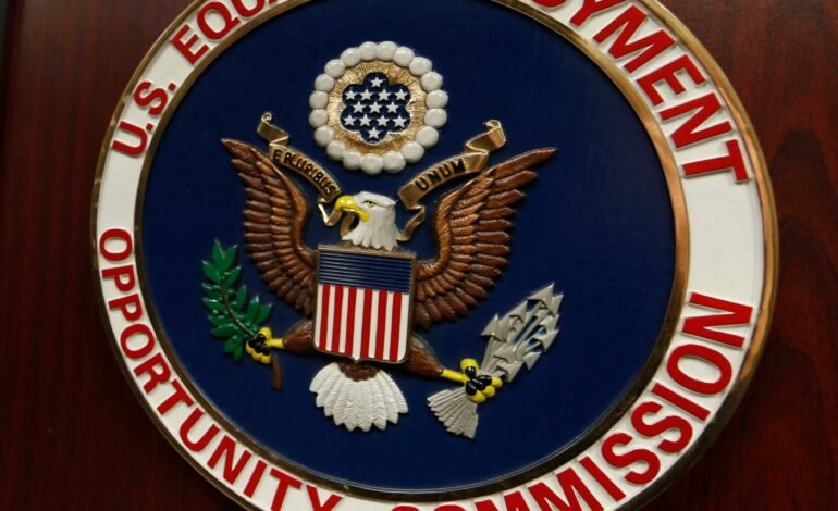Eeoc processa the new york times por discriminação contra fu