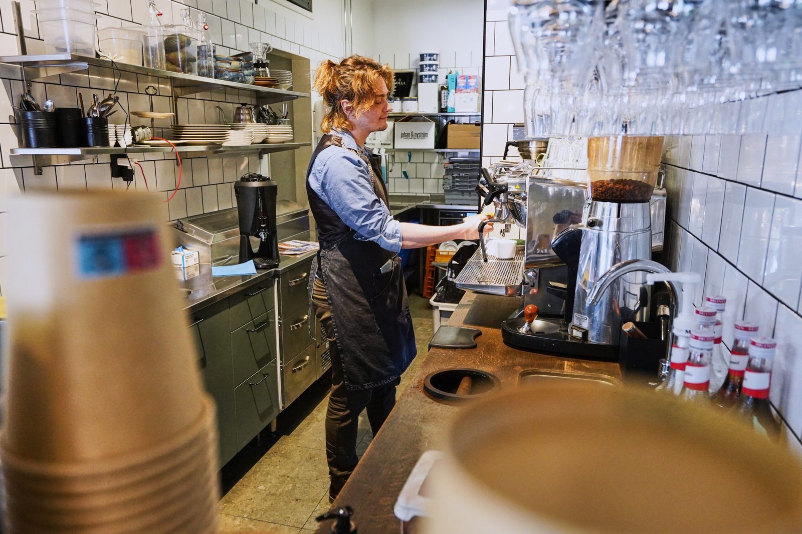 Uma cafeteria experimental em Estocolmo enfrenta dificuldade