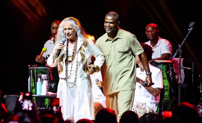 Maria Bethânia participou da roda de samba “Batuke