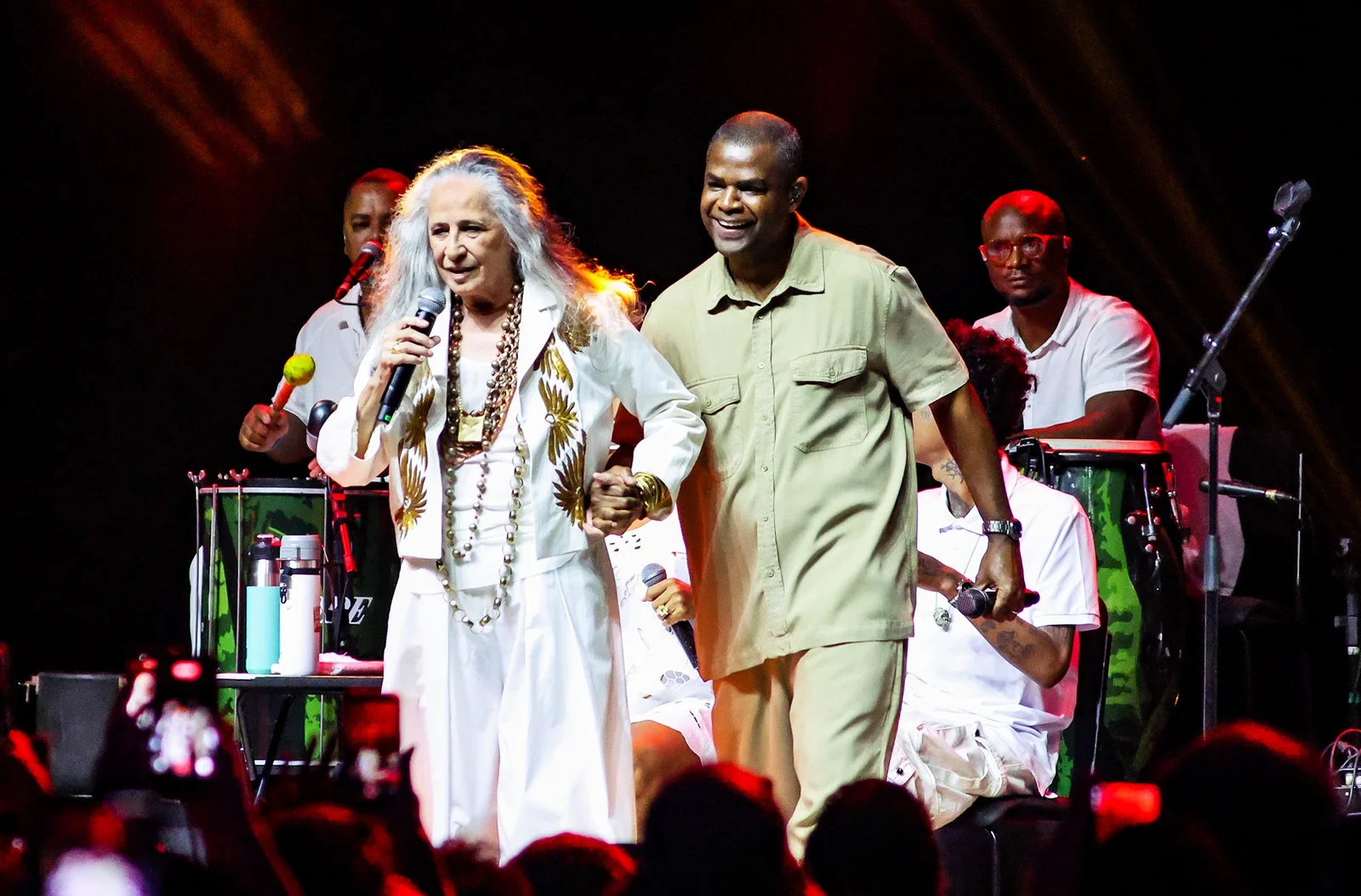 Maria Bethânia participou da roda de samba “Batuke