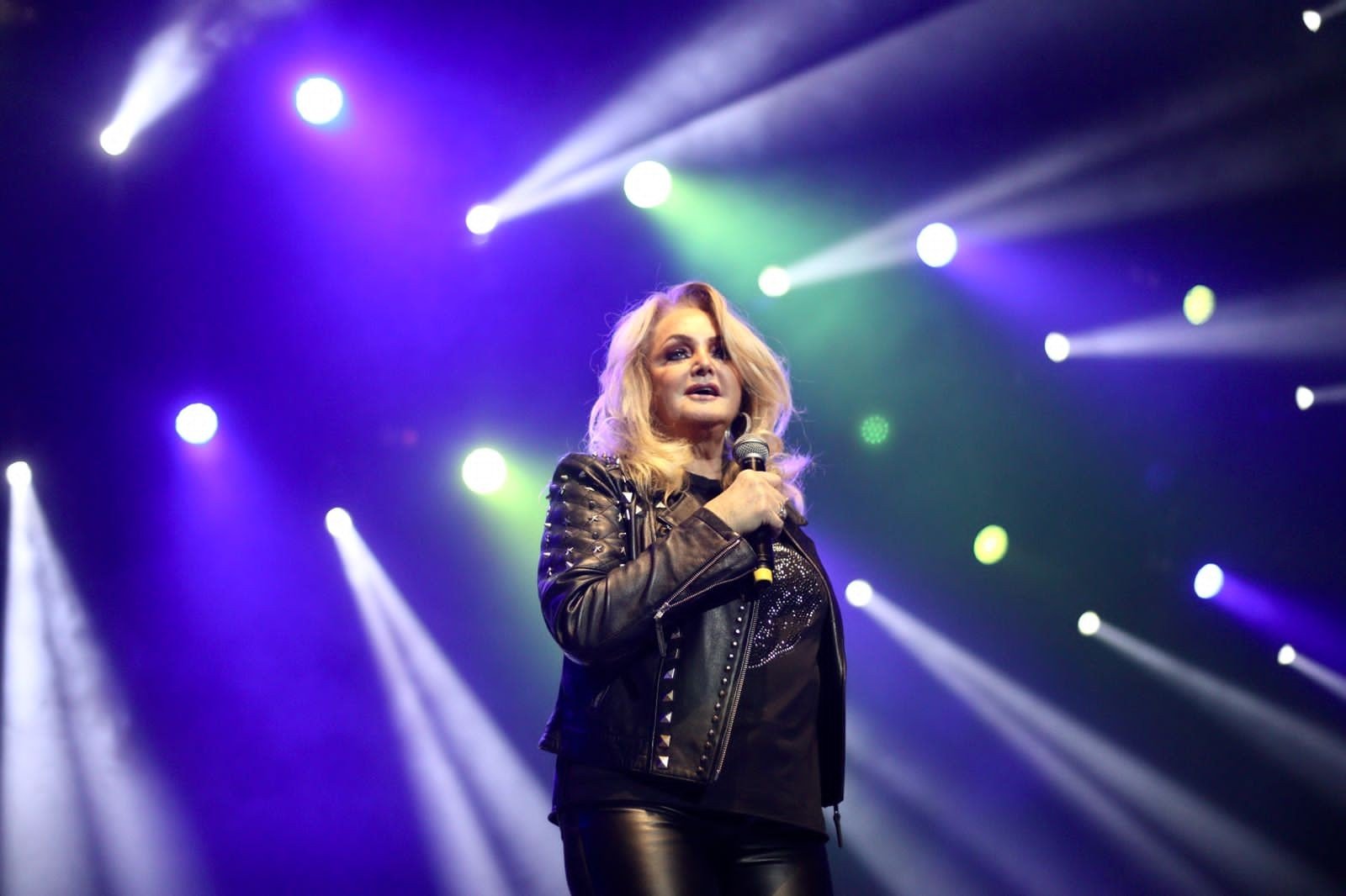 A cantora britânica Bonnie Tyler está com quadro