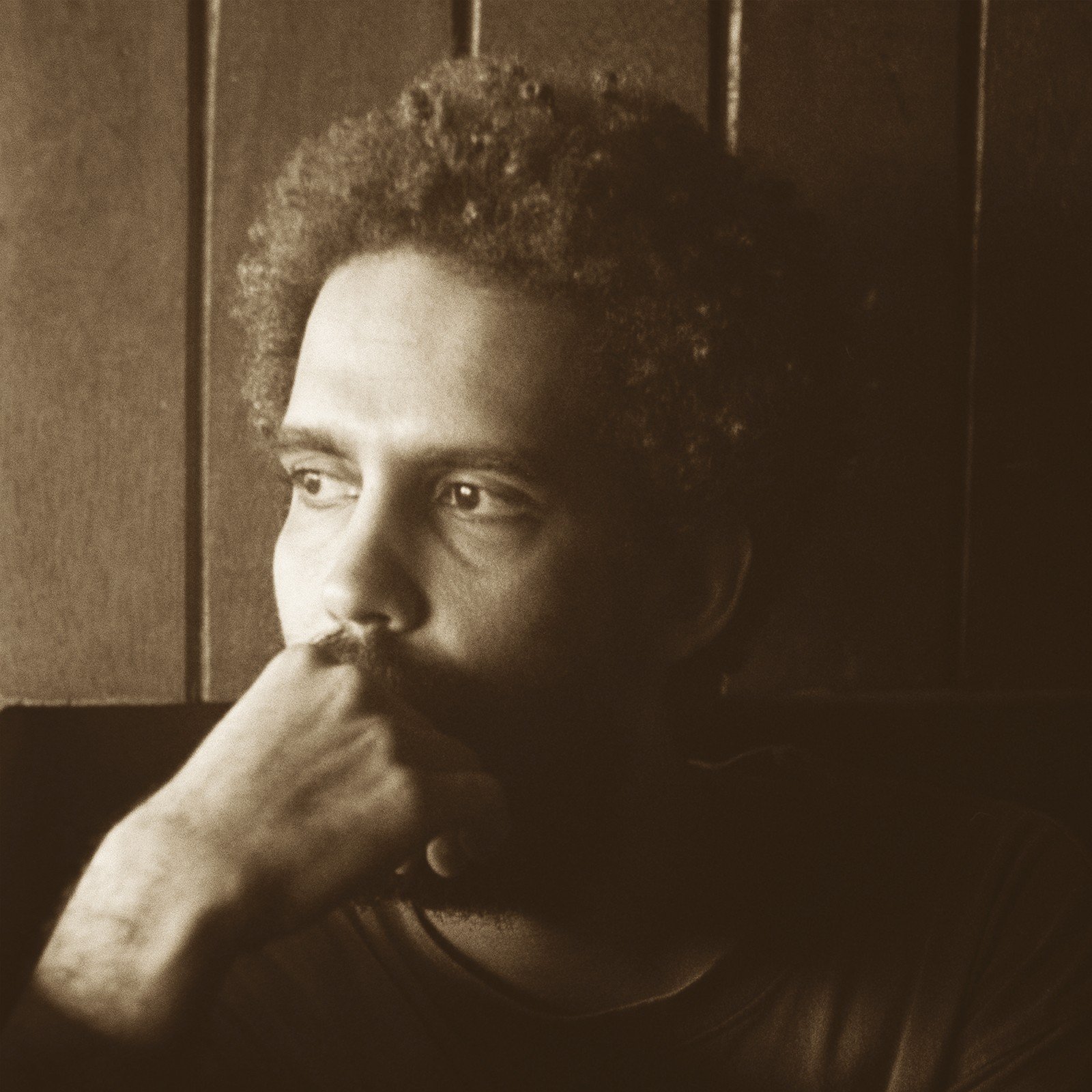 O cantor, compositor e multi-instrumentista alagoano Bruno B