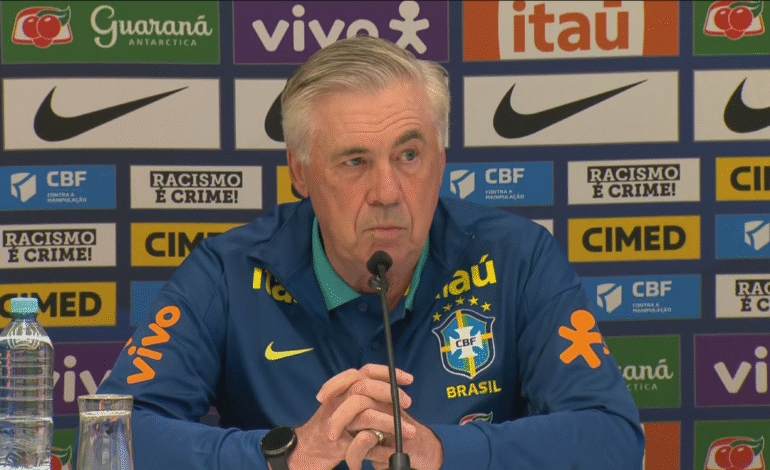 O técnico Carlo Ancelotti anunciou nesta segunda-feira (18)
