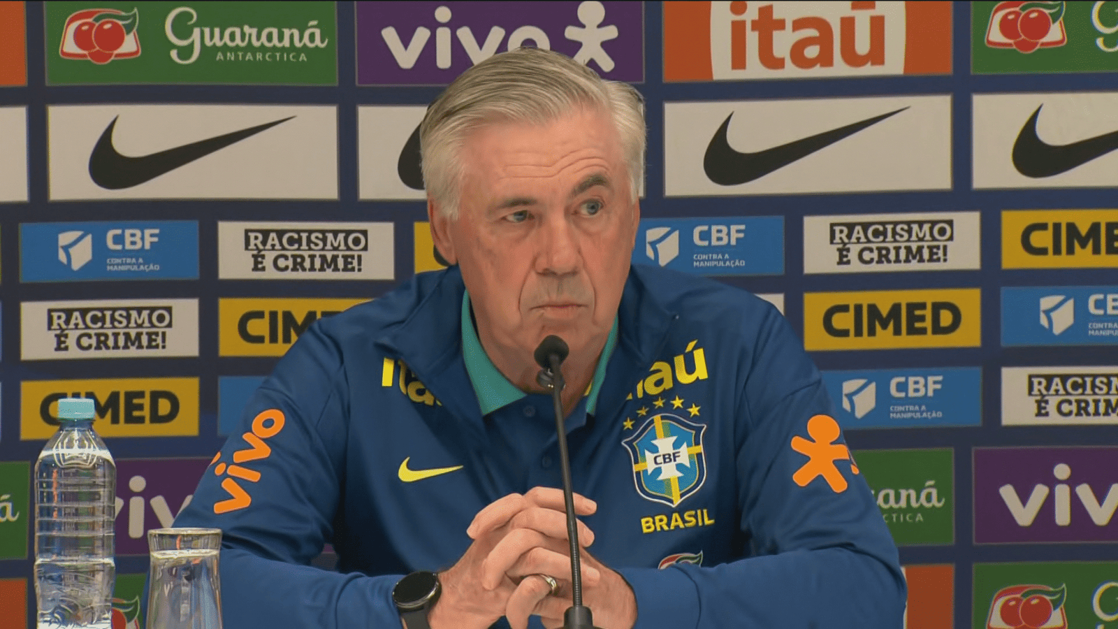 O técnico Carlo Ancelotti anunciou nesta segunda-feira (18)