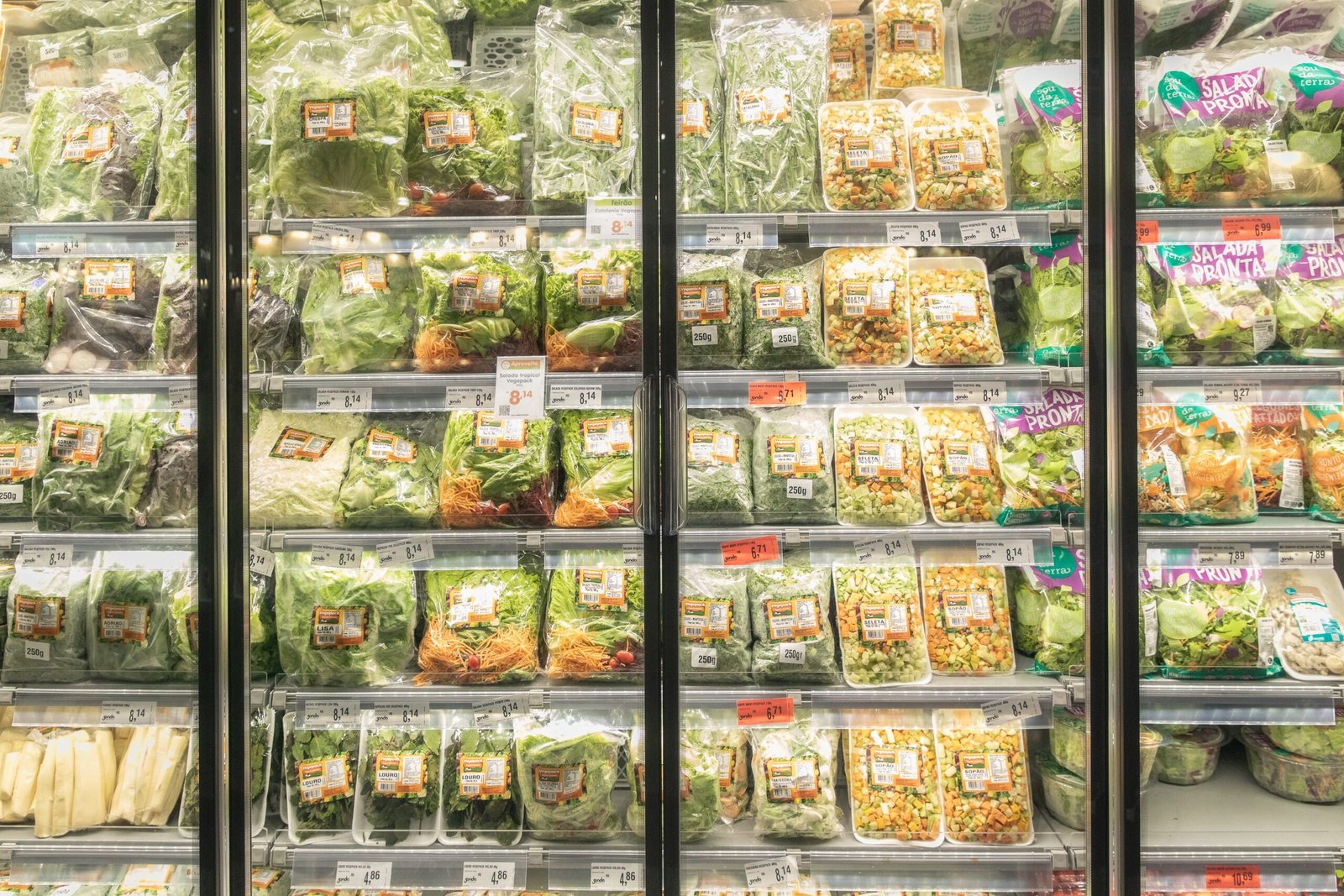 O preço dos alimentos subiu 1,34% em abril, impactando a