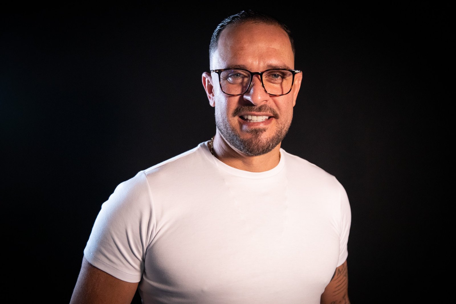 O cantor Diogo Nogueira anunciou nesta segunda-feira (11)