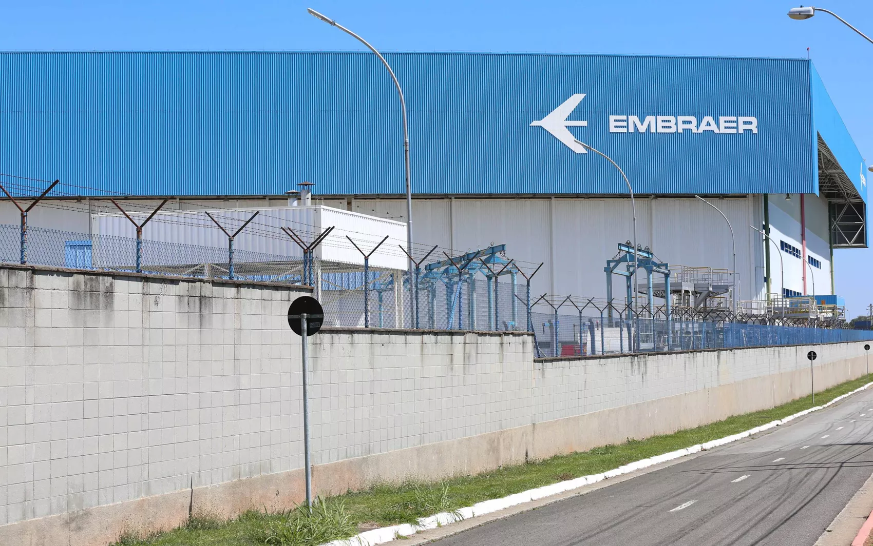 A Embraer assinou nesta segunda-feira (11) um contrato