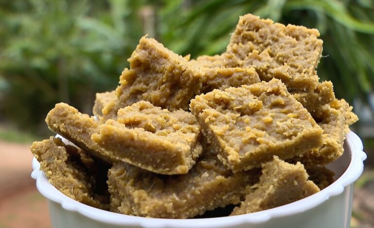 O carrapito, doce artesanal feito com cana-de-açúcar, mamão