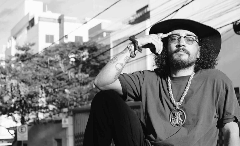 O rapper mineiro FBC lançou em 1º de