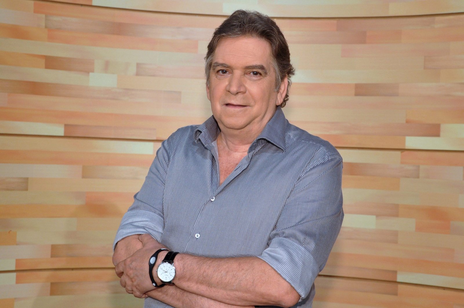 VÍDEO: Veja versão especial da música tema do Show da