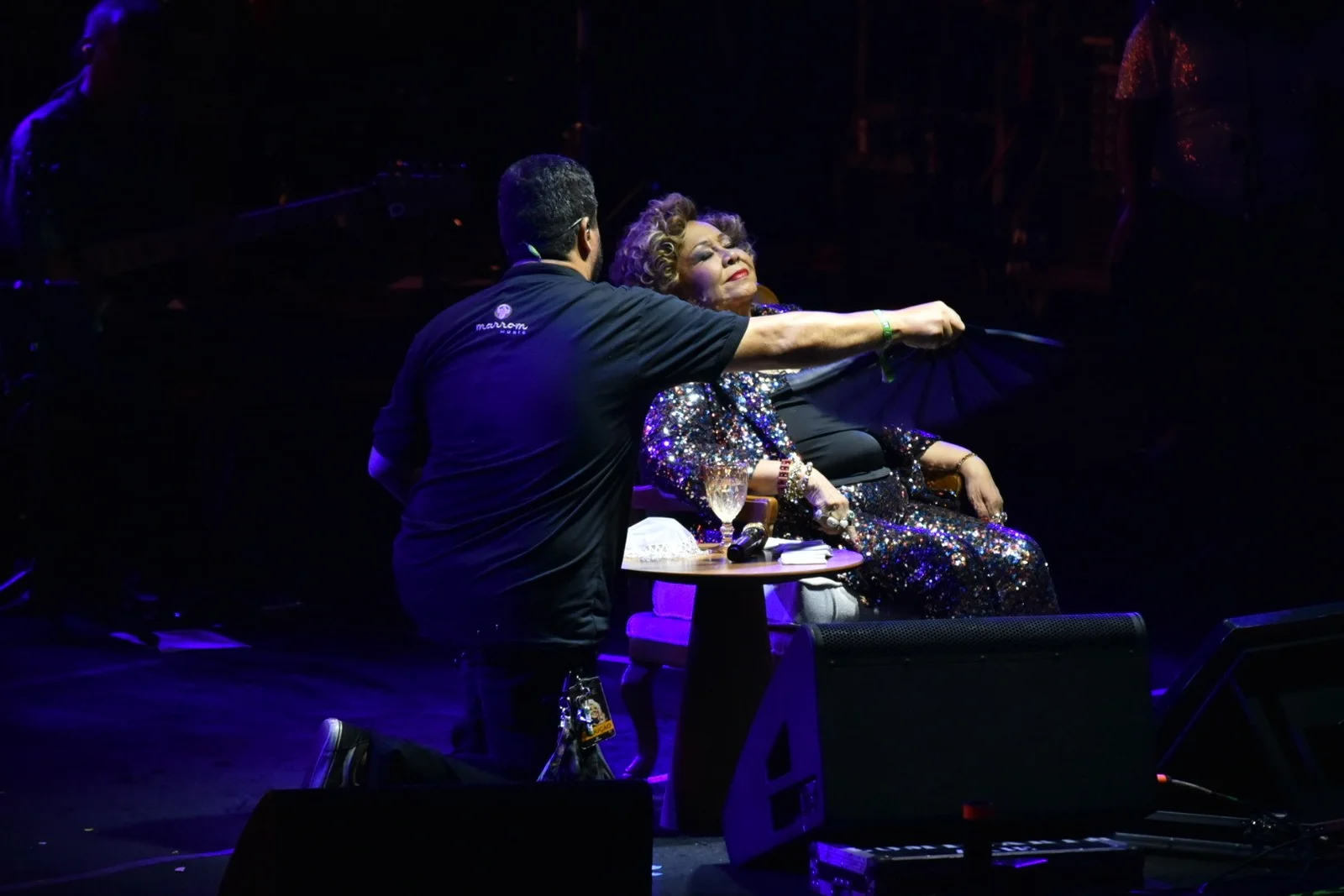 A cantora Alcione viralizou ao ser filmada sambando