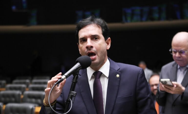 O relator da PEC que propõe a redução da jornada