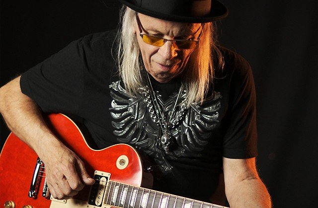 Luiz Carlini, guitarrista e compositor brasileiro, morreu ao