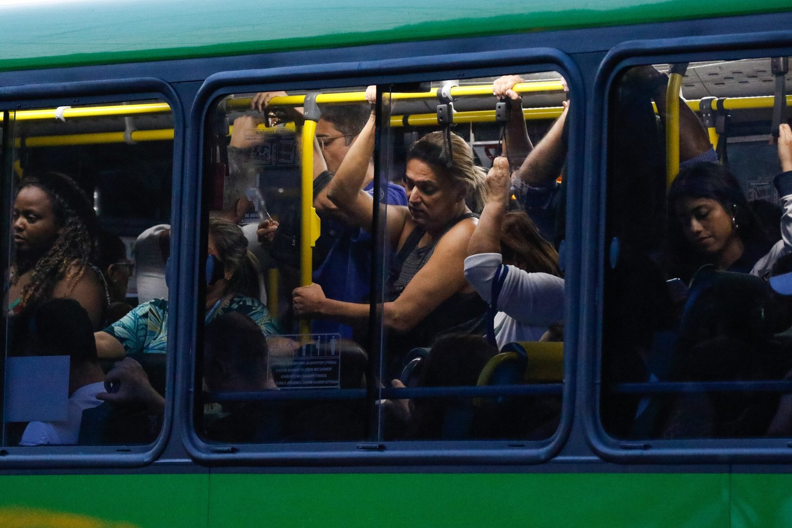Usuários de transporte público nas capitais e regiões