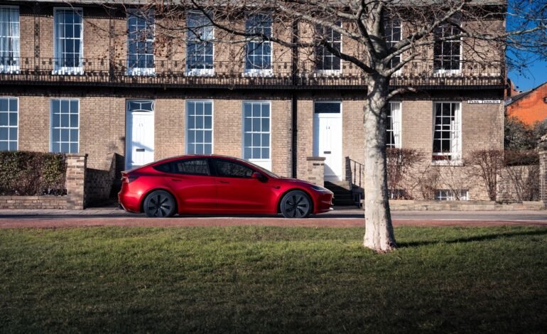 A Tesla anunciou nesta quarta-feira (6) o recall