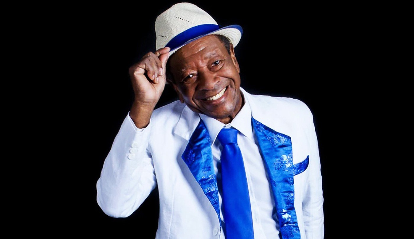 O cantor e compositor mineiro Oswaldo Alves Pereira