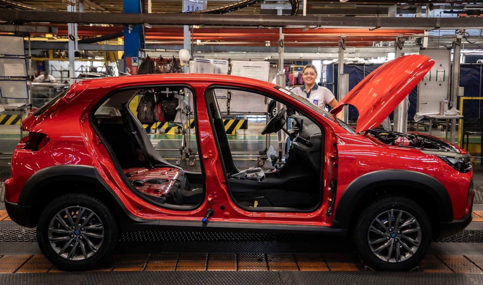 A produção de veículos no Brasil recuou 9,5% em abril
