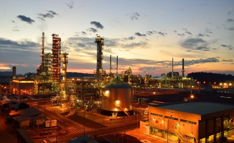 A Petrobras anunciou nesta sexta-feira (15) investimentos de