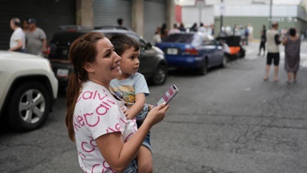 Milhões de venezuelanos receberam alertas em seus celulares
